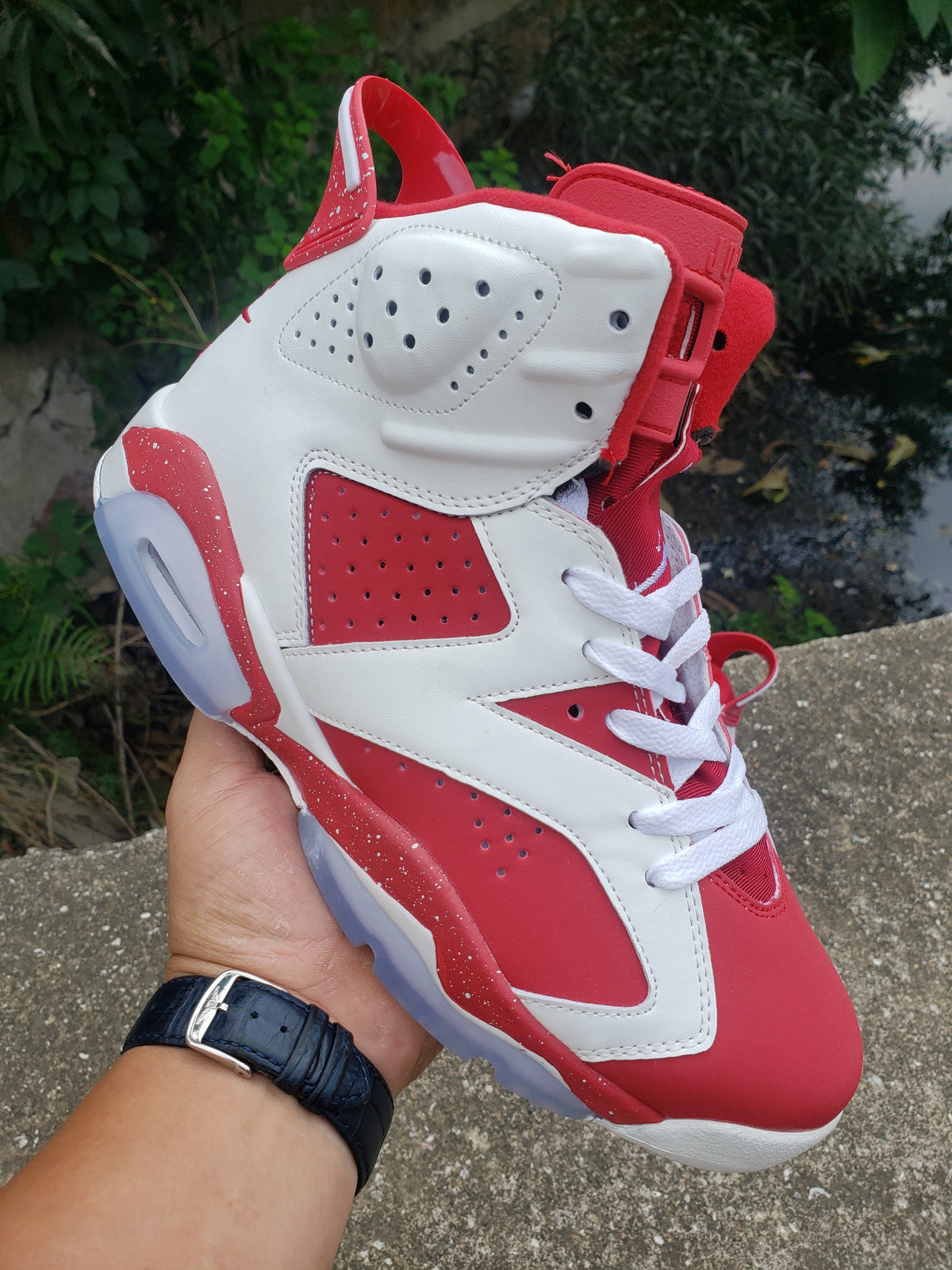 Jordan Air Jordan 6 Sneakers in Red and White