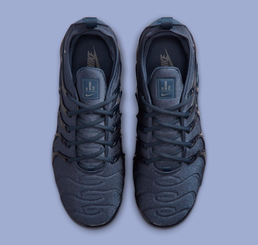Nike Air VaporMax Plus Sneakers in Dark Navy