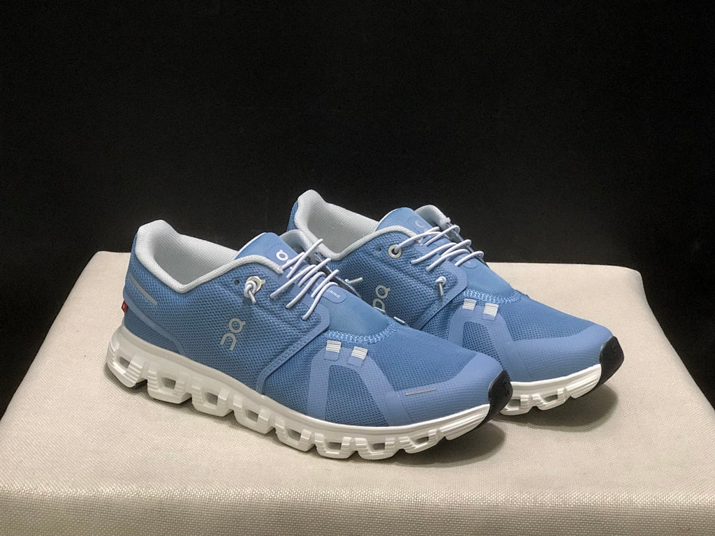 On Cloud 6 Sneakers in Light Blue