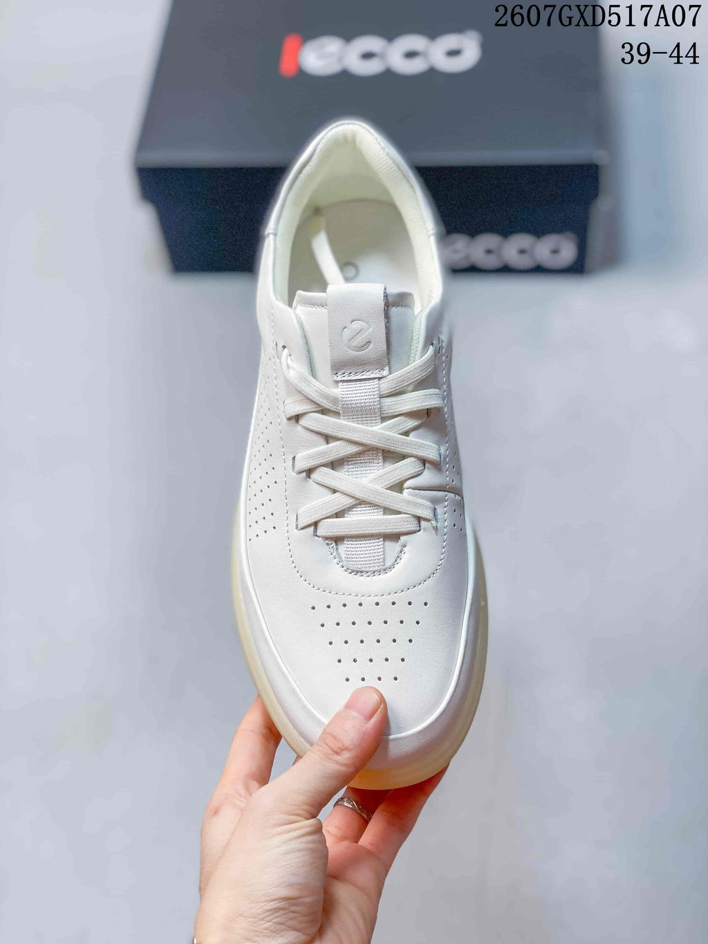 ECCO Men's White Leather Sneakers 2607GXD517A07