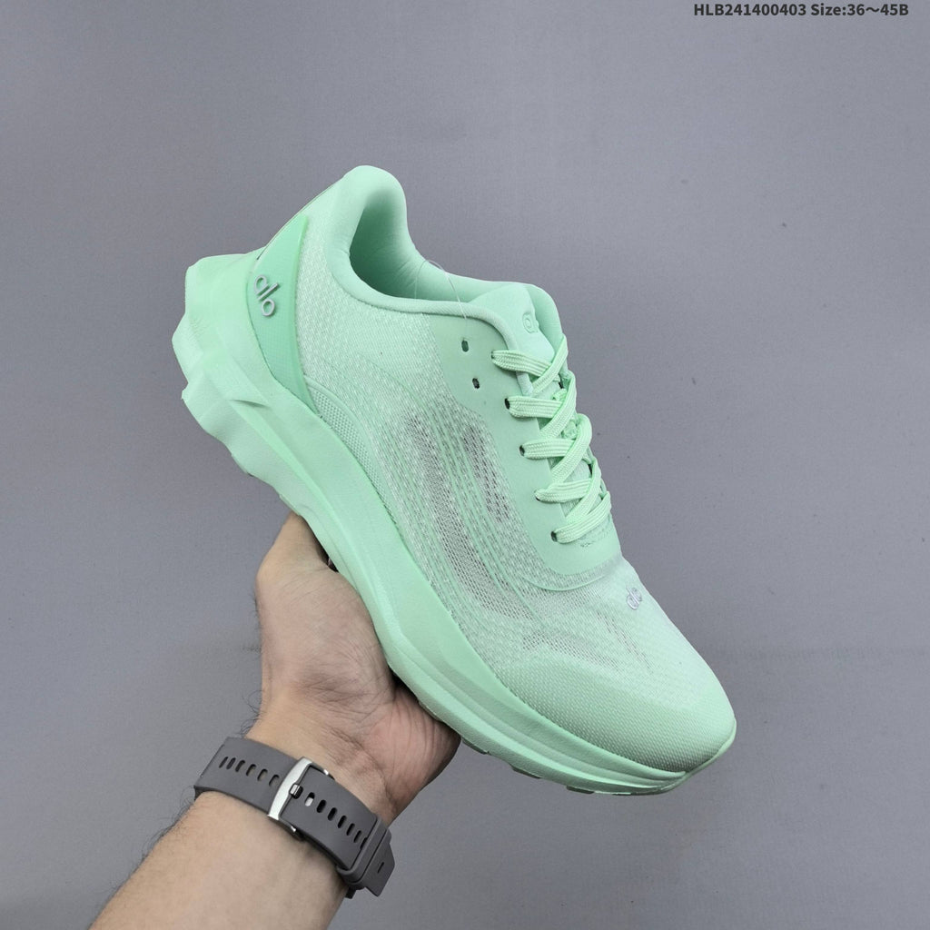 Alo Yoga Alo Runner Low-Top Sneakers in Mint Green