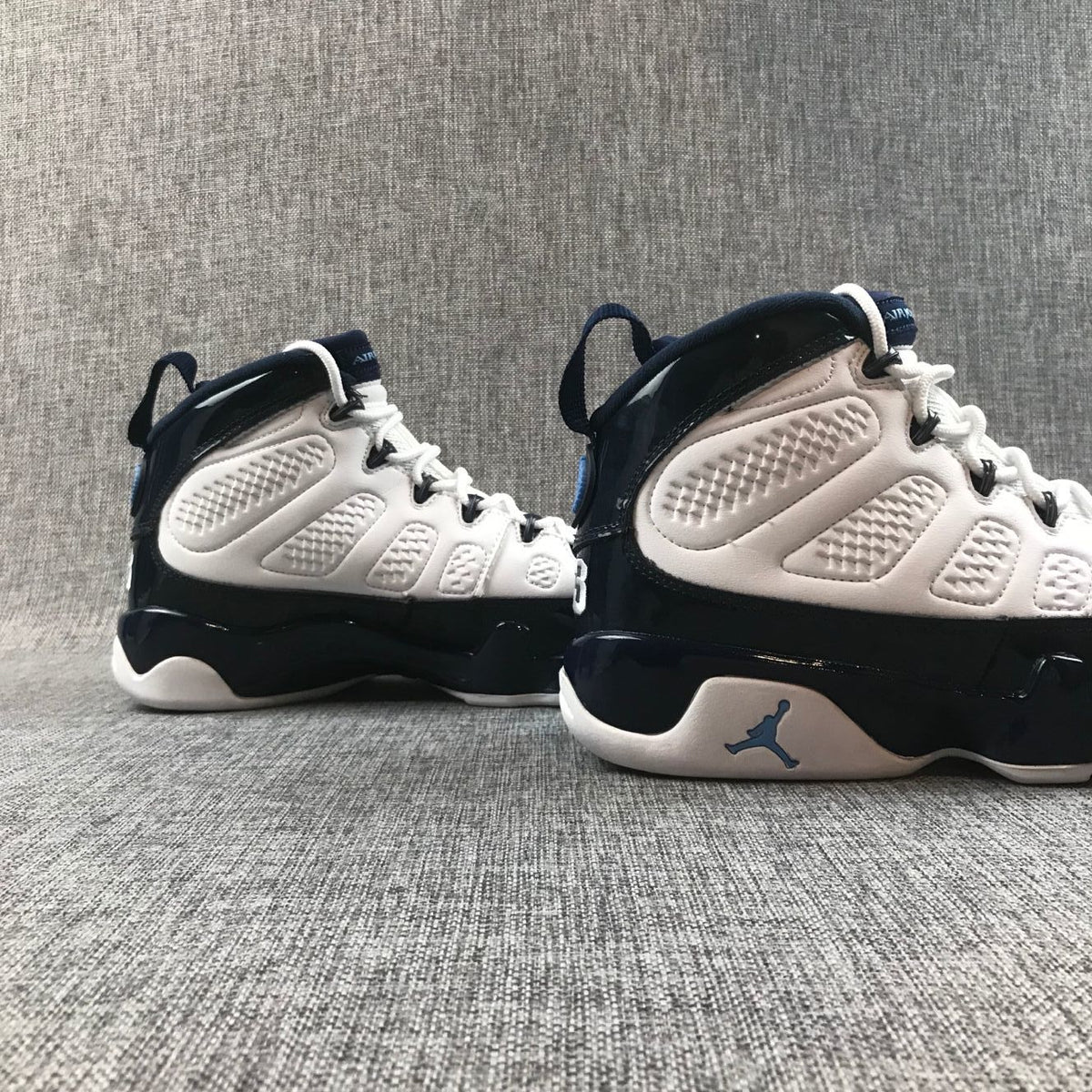 Jordan Air Jordan 9 Retro UNC High-Top Sneakers 302370-145