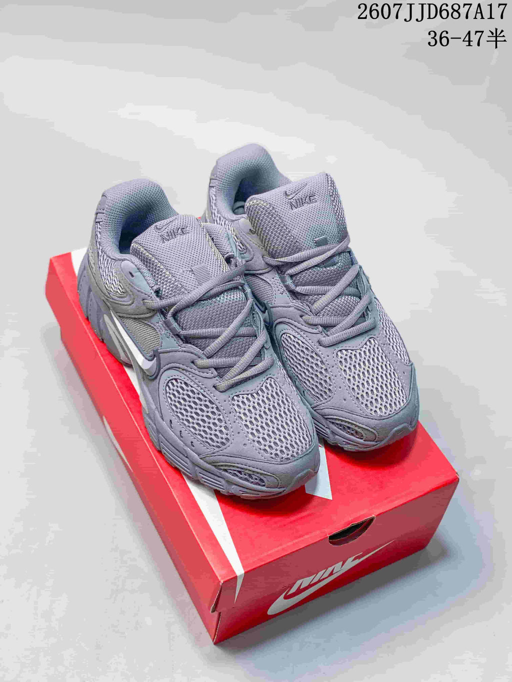 Nike V5 RNR Gray Mesh Low-Top Sneakers JD687A17