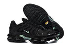 Nike Air Max Plus Black Sneakers DM0032-029