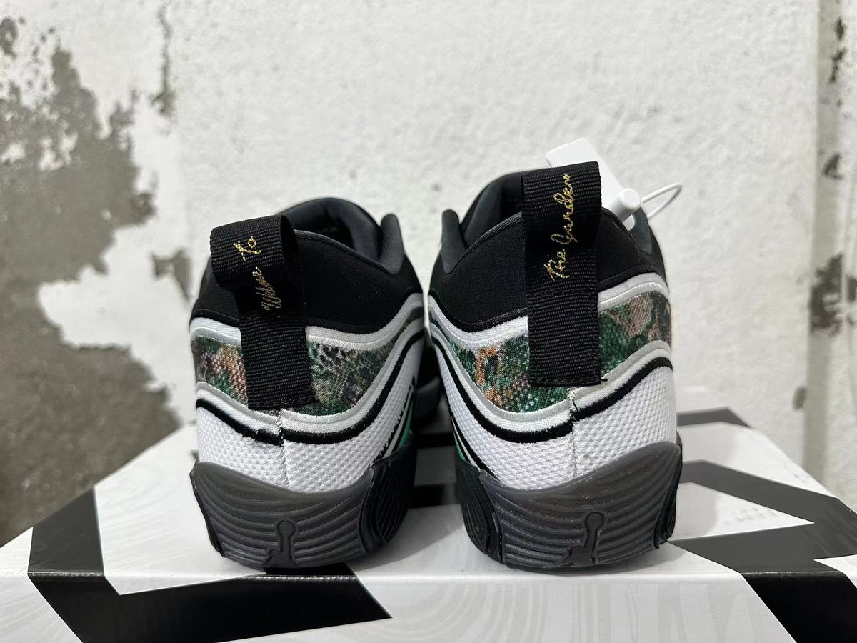 Jordan Jumpman Team 1 White Black Gold Sneakers