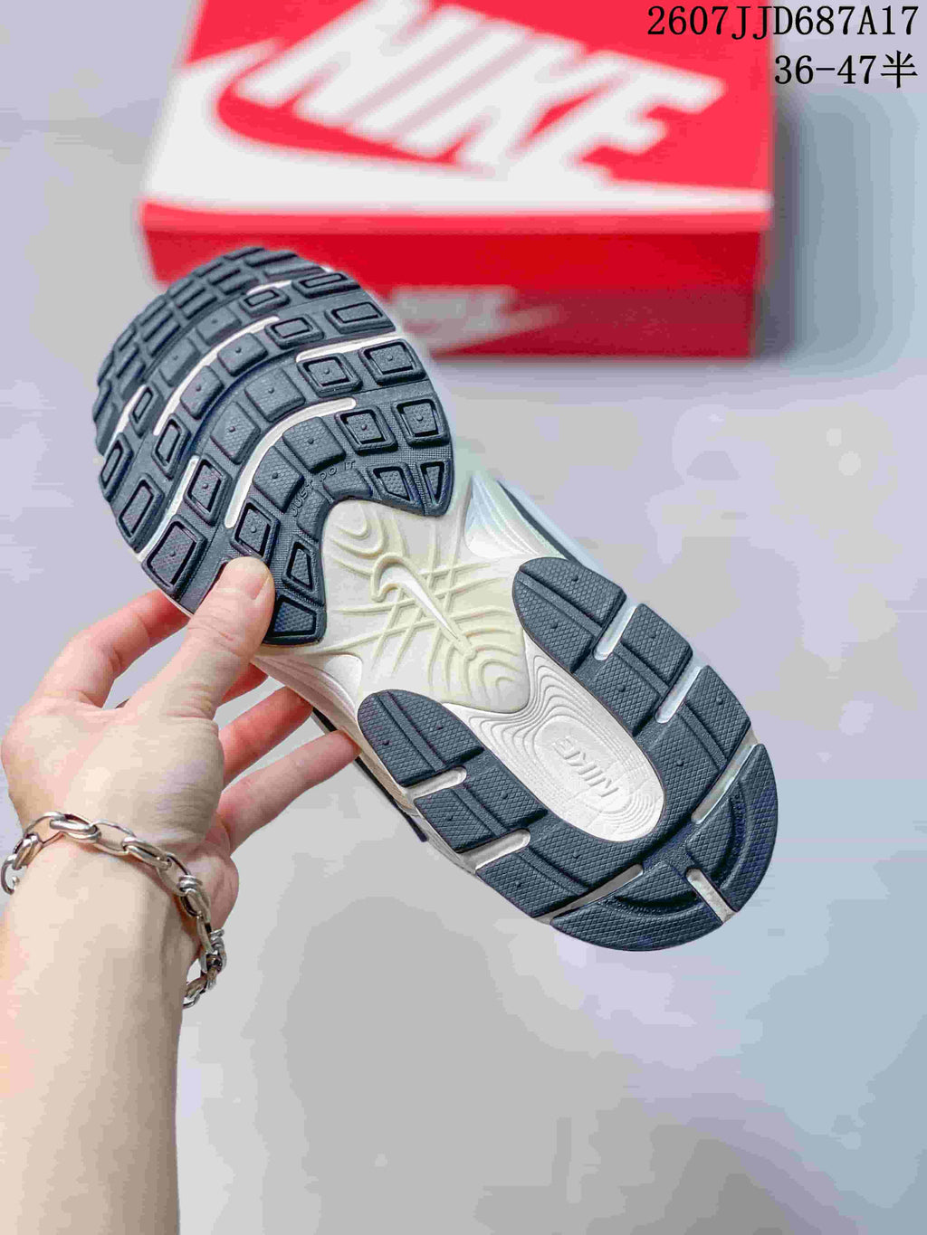 Nike V5 RNR Sneakers White Silver TD687A17