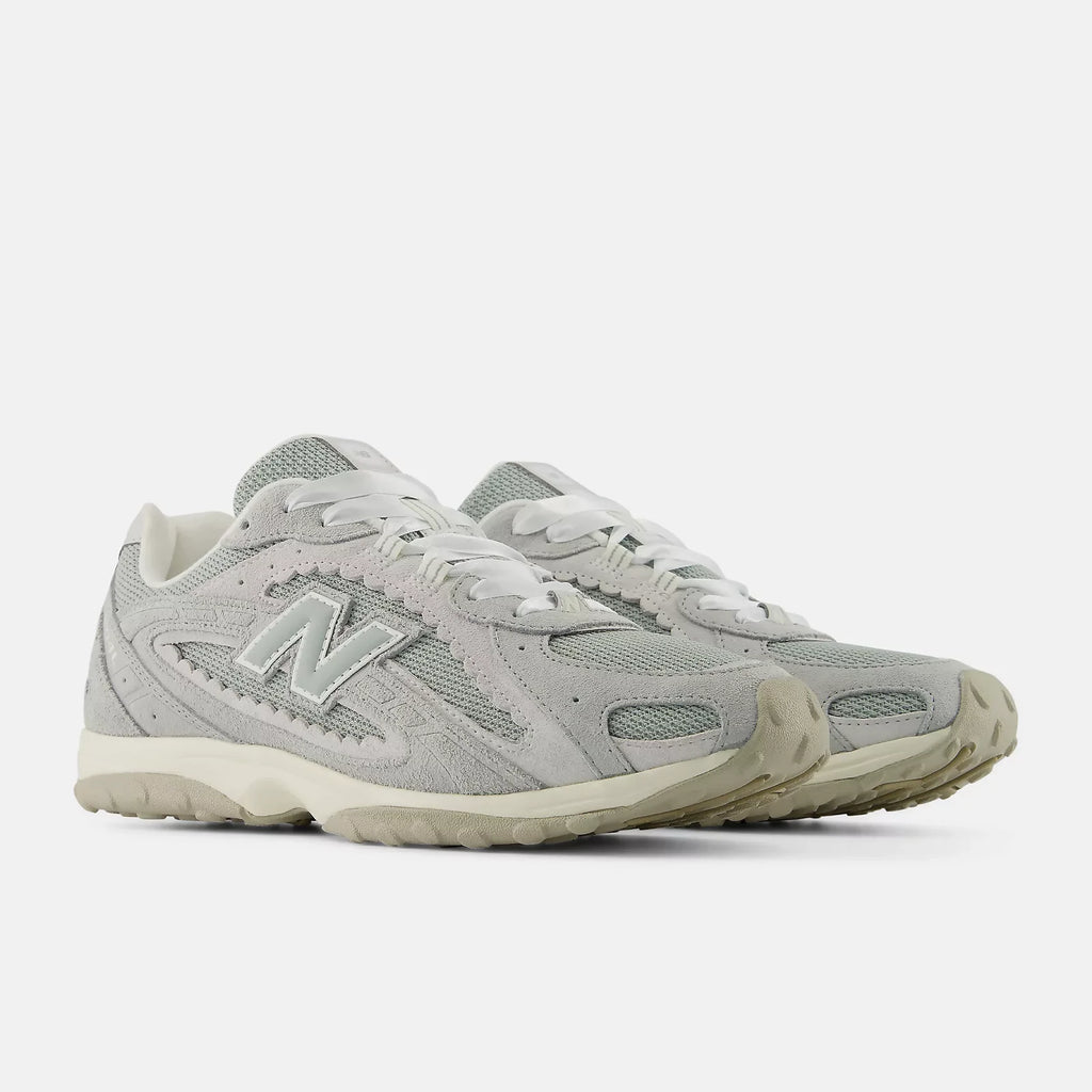 New Balance 204L