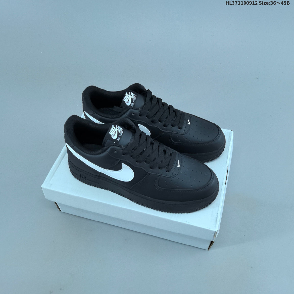 Nike Air Force 1 ’07 Low-Top Sneakers