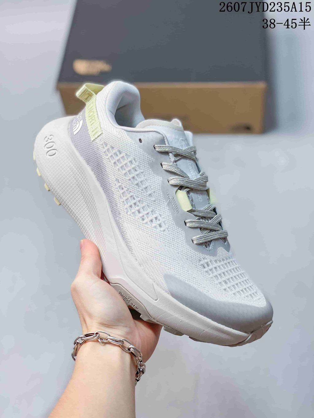 The North Face Altamesa 300 Low-Top Hiking Shoes NF0A8A9RRO5-090
