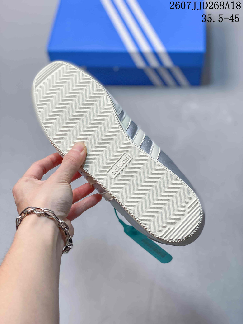 adidas Changle Low-Top Sneakers Silver White KJ3962