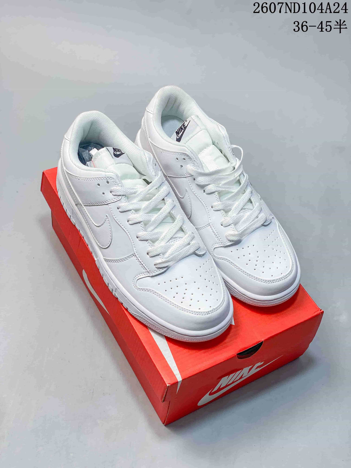 Nike SB Dunk Low Pro QS Low-Top Sneakers