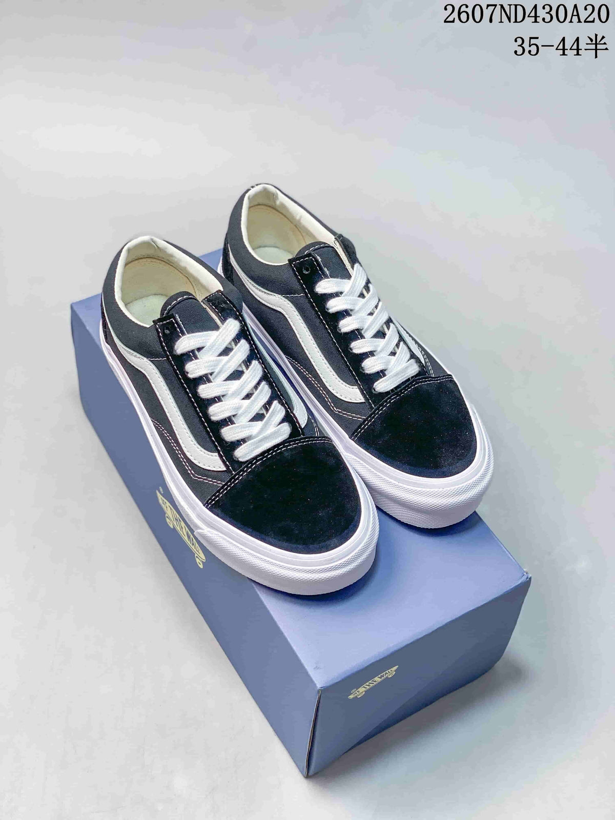 Vans Old Skool 36 Sneakers Black and White