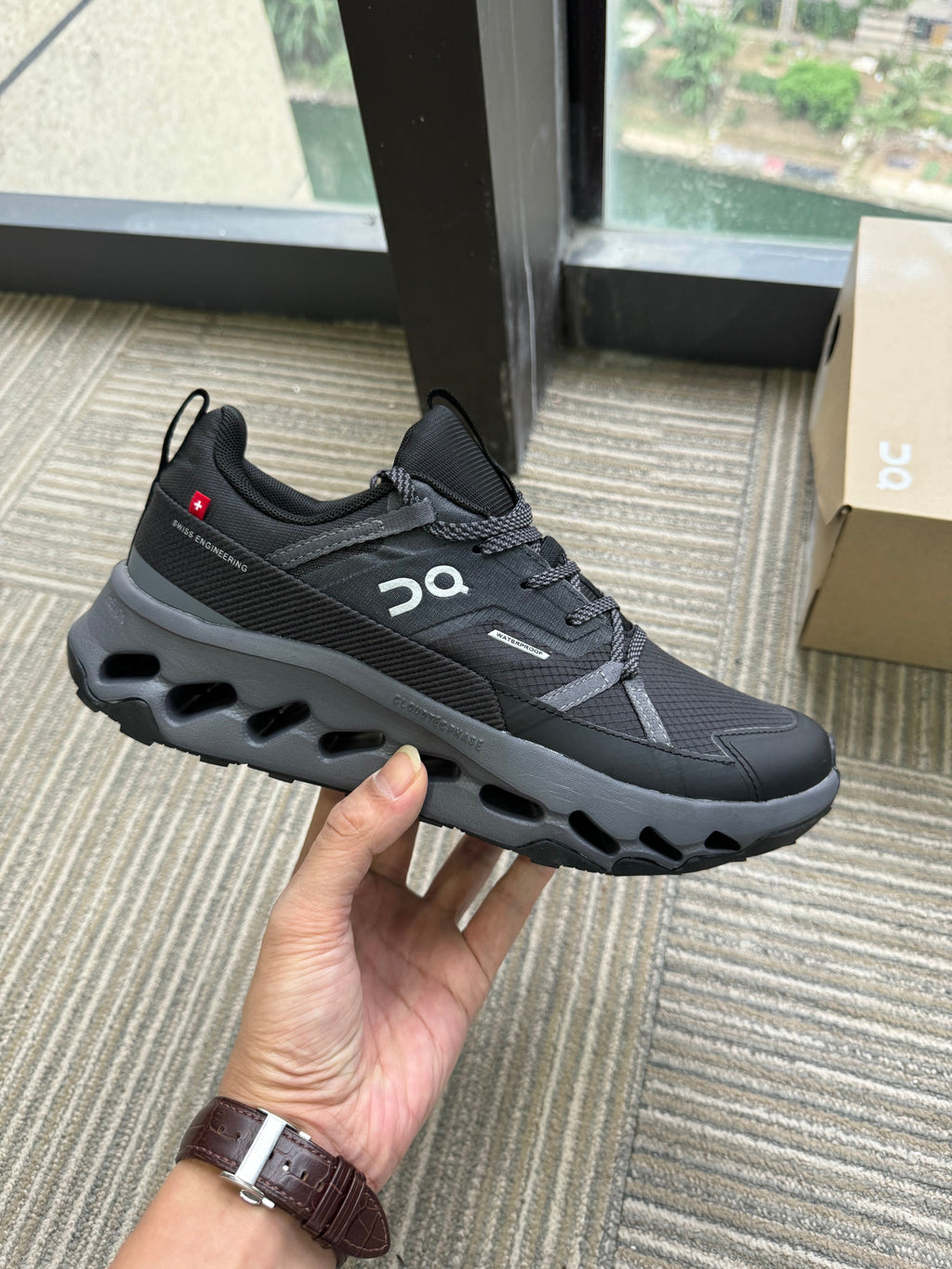 On Cloud 5 AP-4 Black Running-Style Sneakers