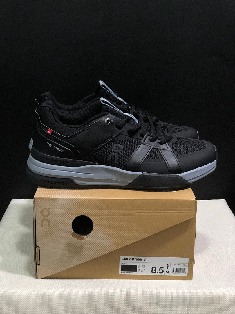 On The Roger Clubhouse Pro Black Sneakers