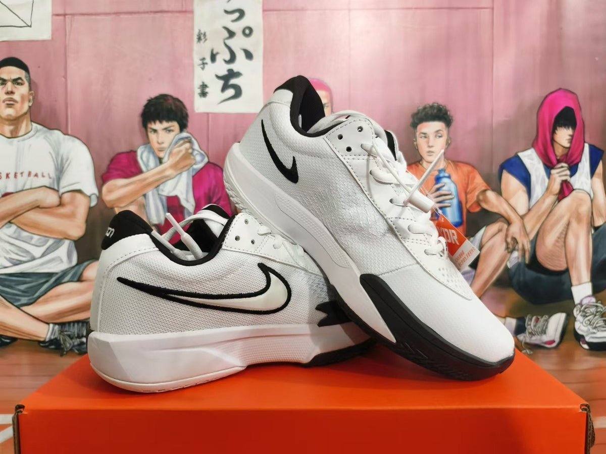 Nike White and Black Basketball Shoes