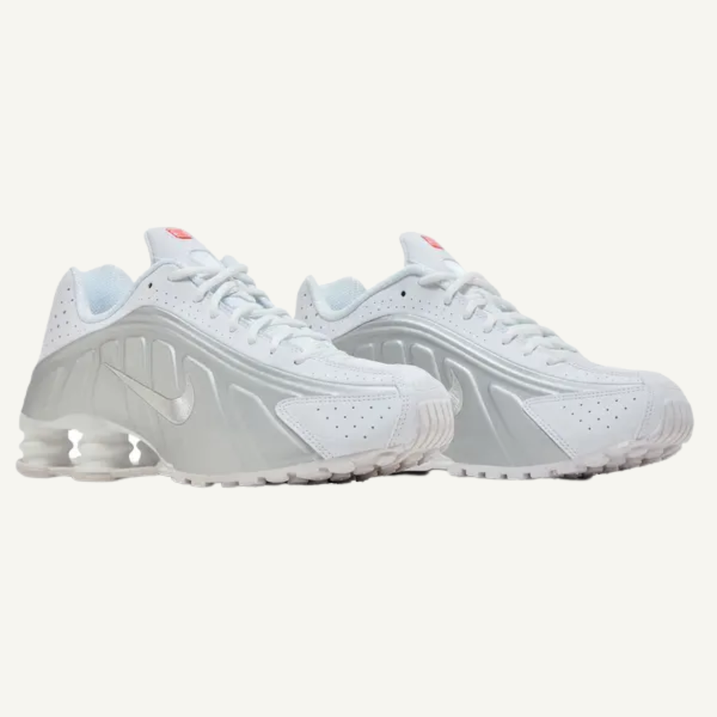 Nike Men's White/Metallic Silver Shox R4 Sneakers, HQ1988 101