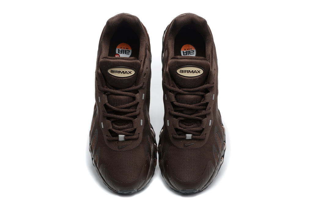 Nike Air Max Sneakers in Burgundy and Black