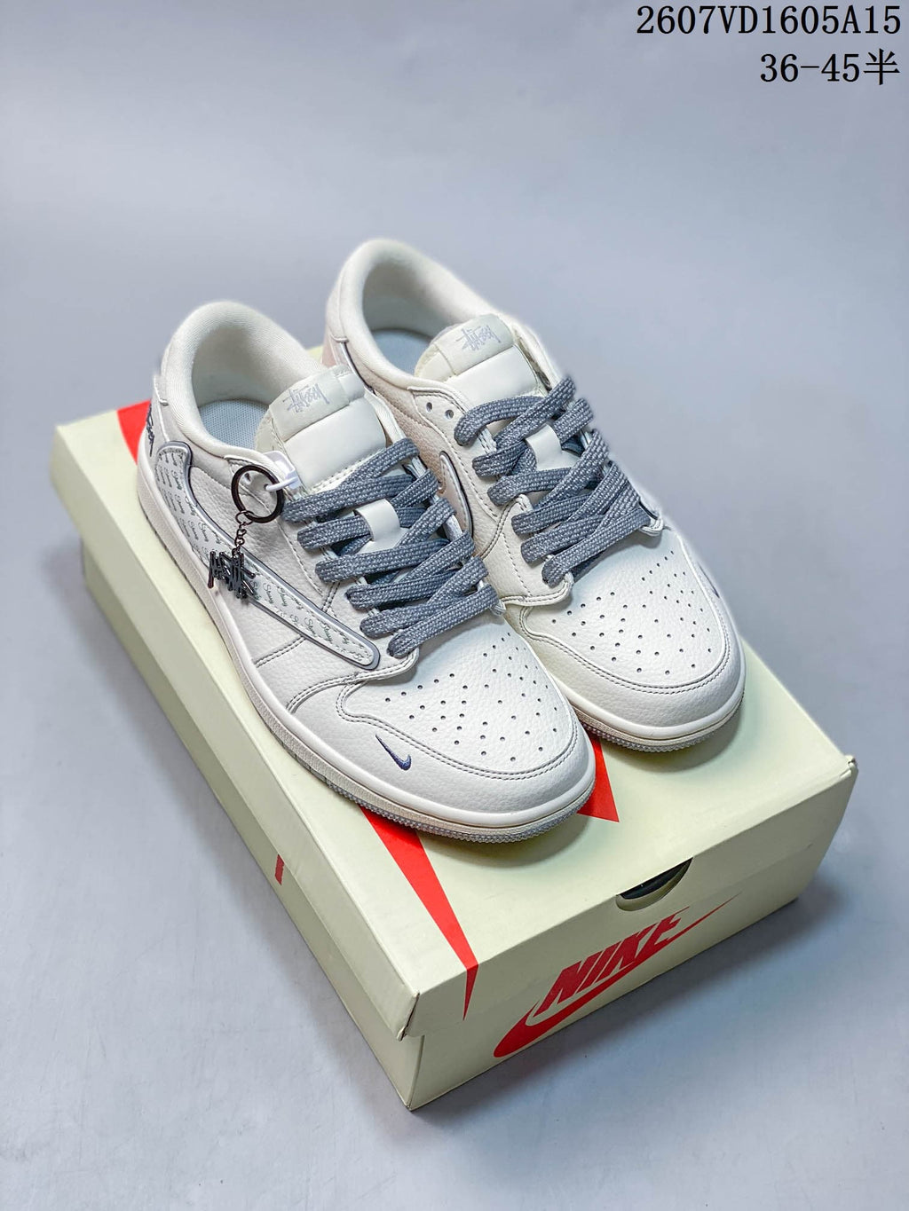 Nike SB Dunk Low LV-Print Sneakers White Gray