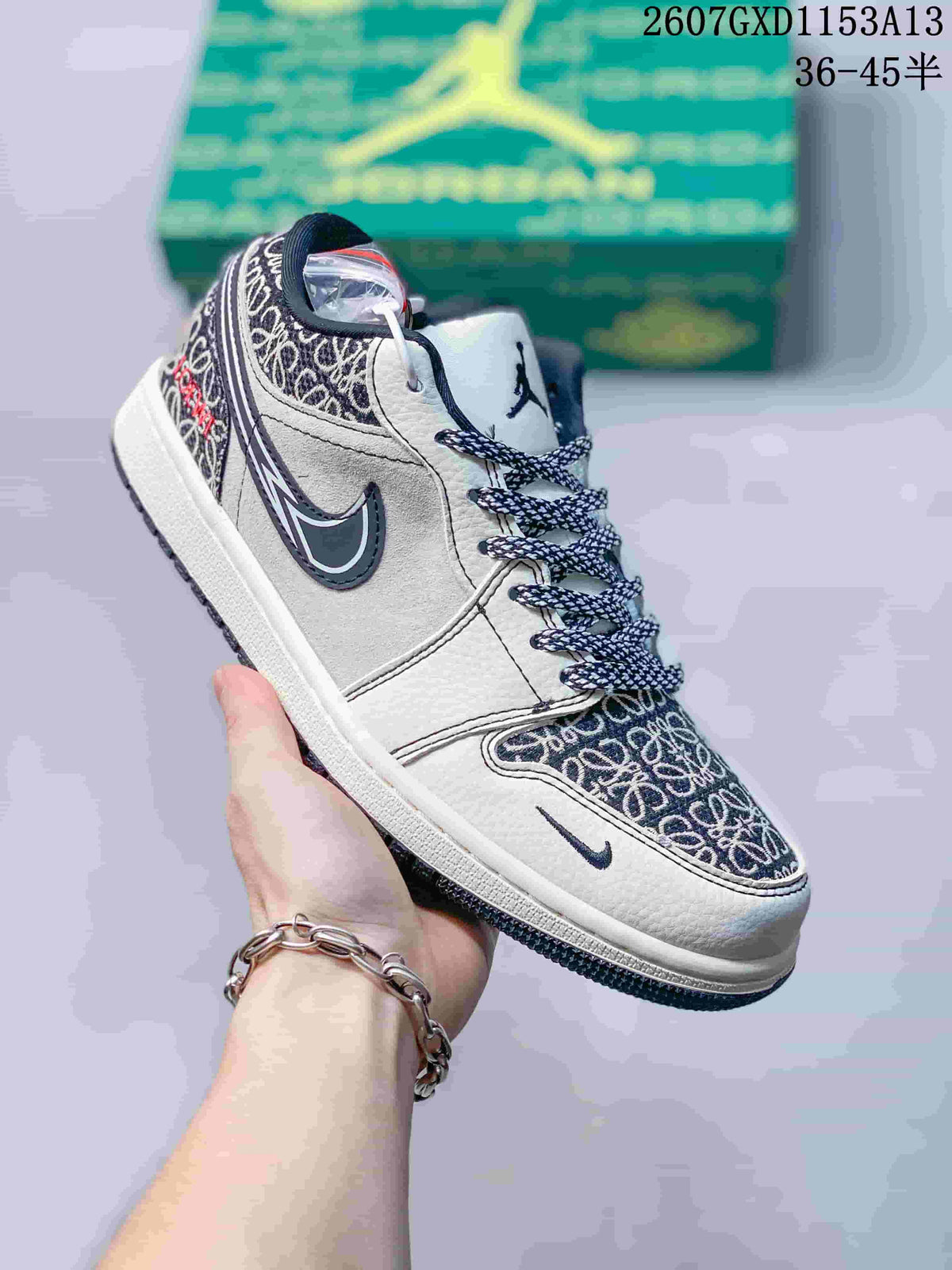 Nike SB Dunk Low White Grey Navy Sneakers QL1988-0