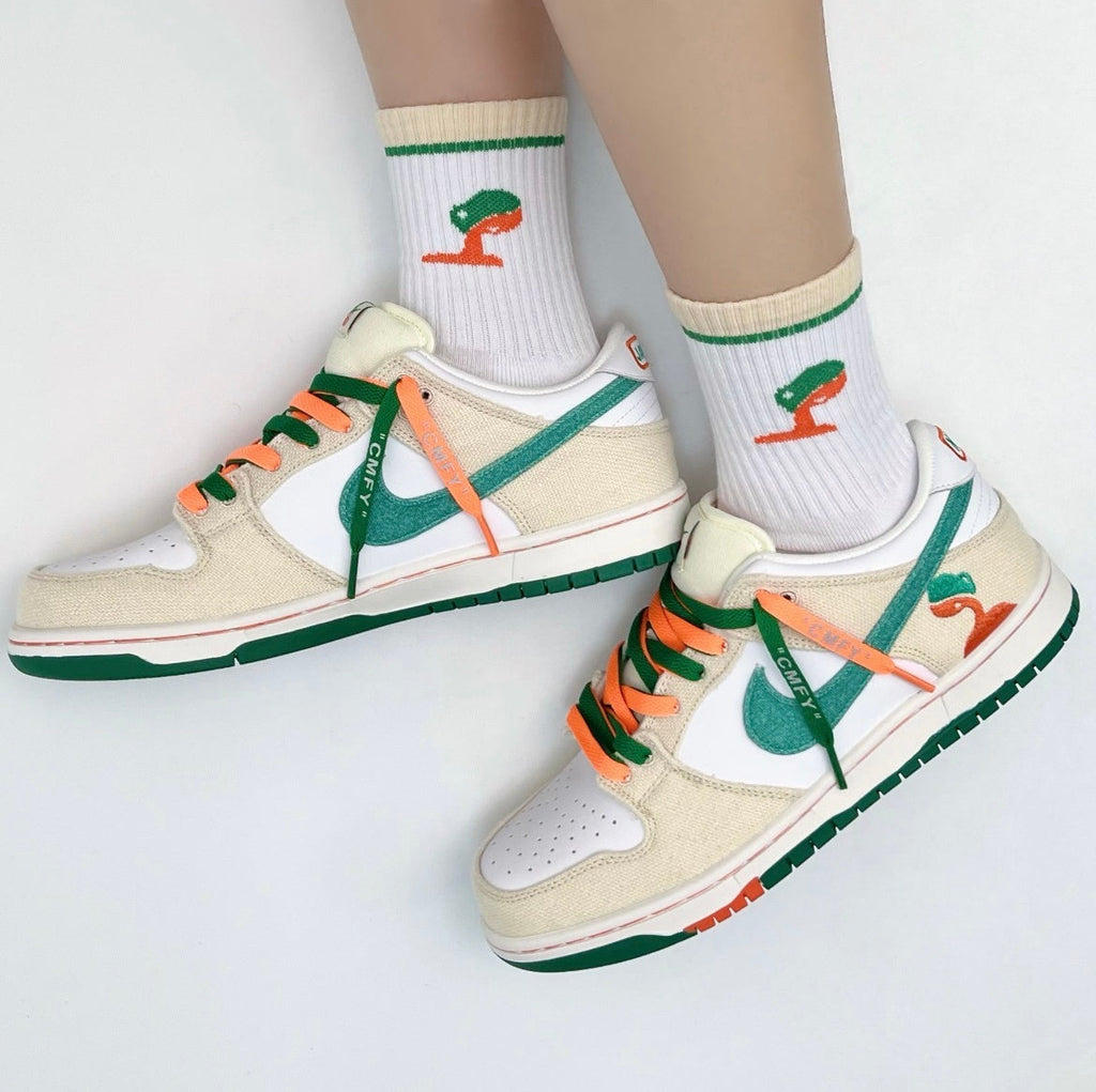 Nike SB Dunk Low Jarritos Collaboration Sneakers FD0860-001