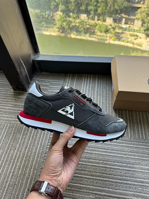 Le Coq Sportif AN-12 Sneakers in Dark Grey and Red