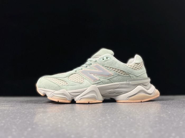 New Balance 9060 U9060WA1 Sneakers in Pale Green