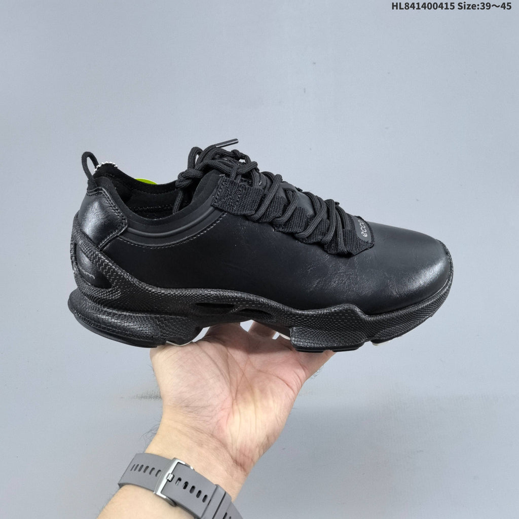 ECCO Men's Black Casual Sneakers with Lace-Up Design