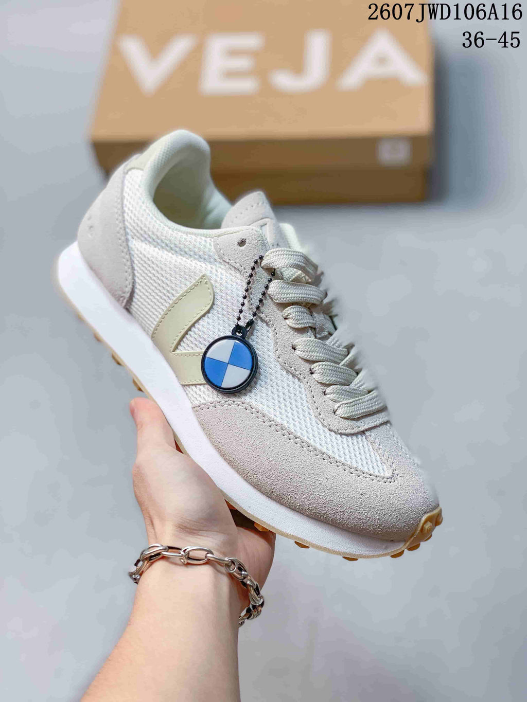 VEJA Rio Branco Alveomesh Sneakers