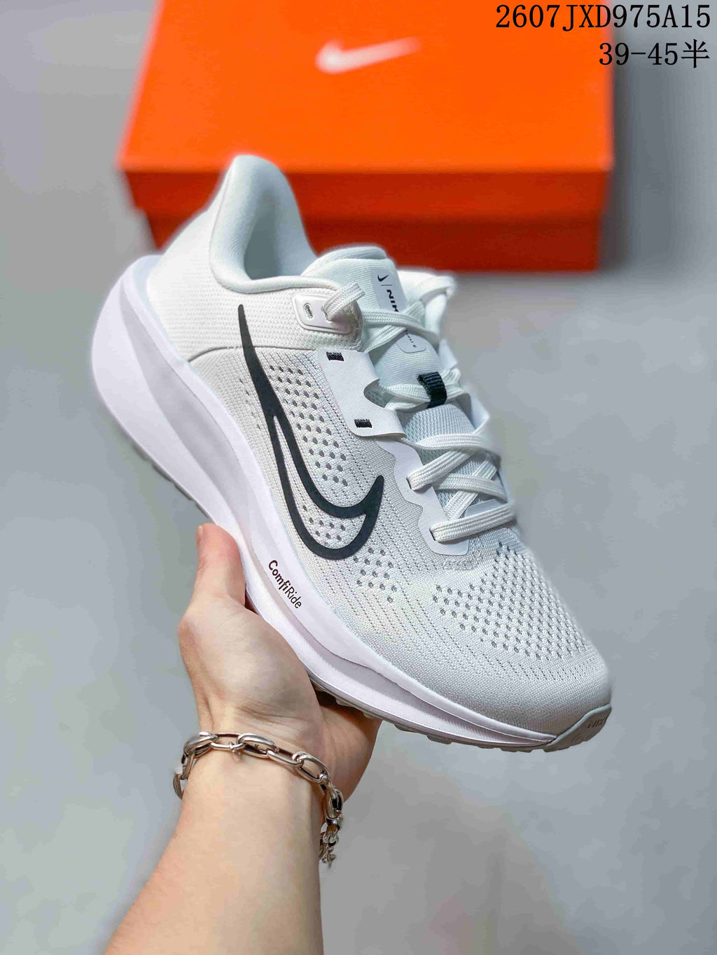 Nike Quest 6 Low-Top Running Sneakers