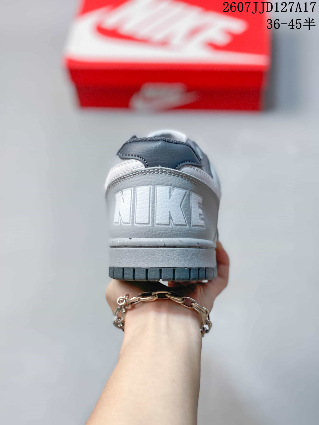 Nike SB Dunk Low Pro Grey White Sneakers JJD127A17