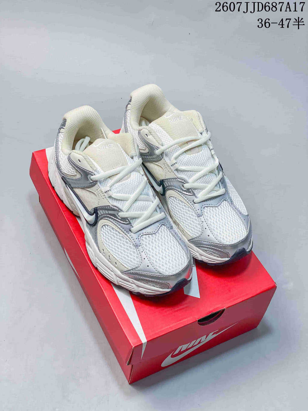 Nike V5 RNR Sneakers White Silver TD687A17