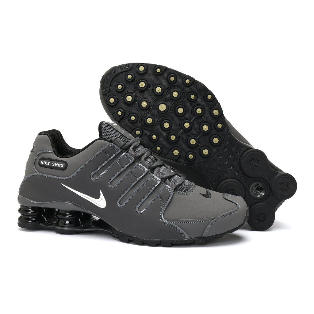Nike Shox NZ Low-Top Sneakers