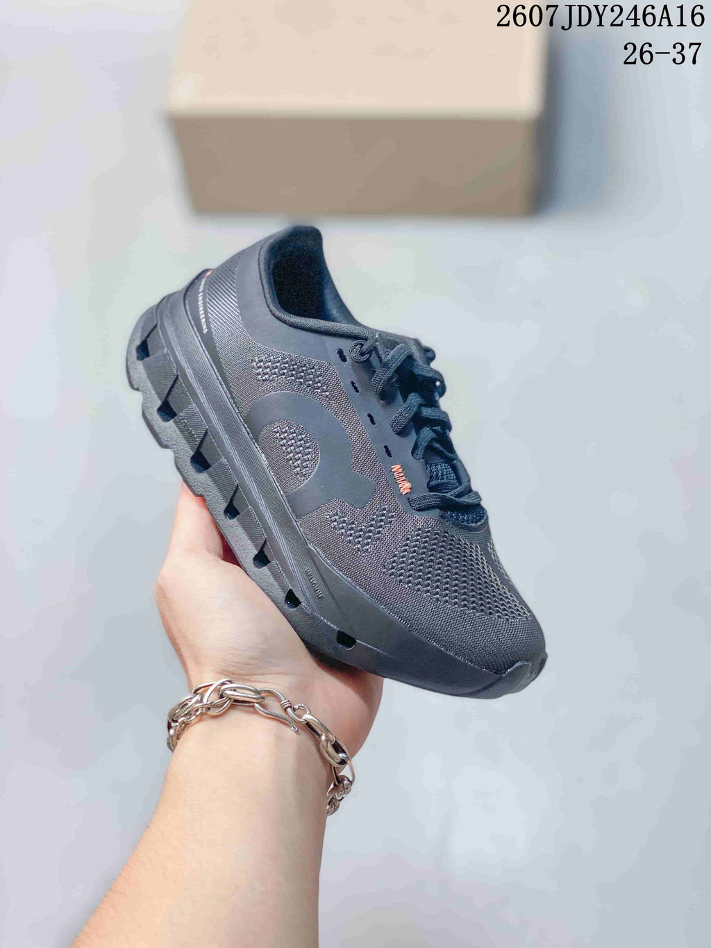 On Cloudstratus 3 Kids Running Shoes