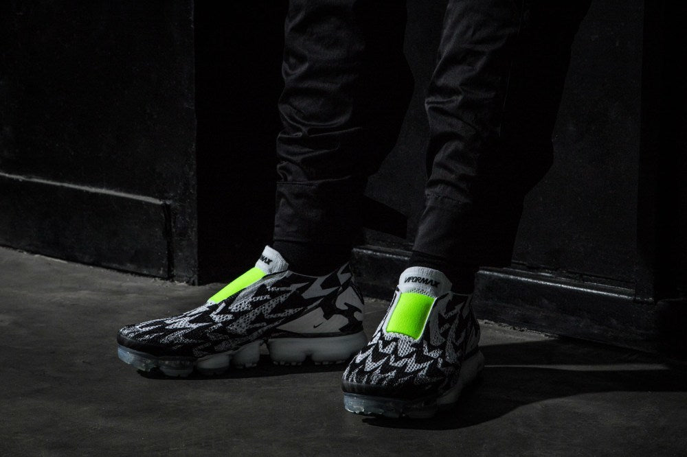 Nike Air VaporMax Moc 2 Acronym Black White Volt AQ0996-001