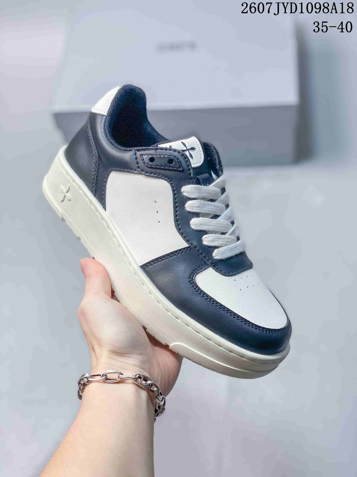 SMFK 711580EWO Retro Sneakers White and Navy