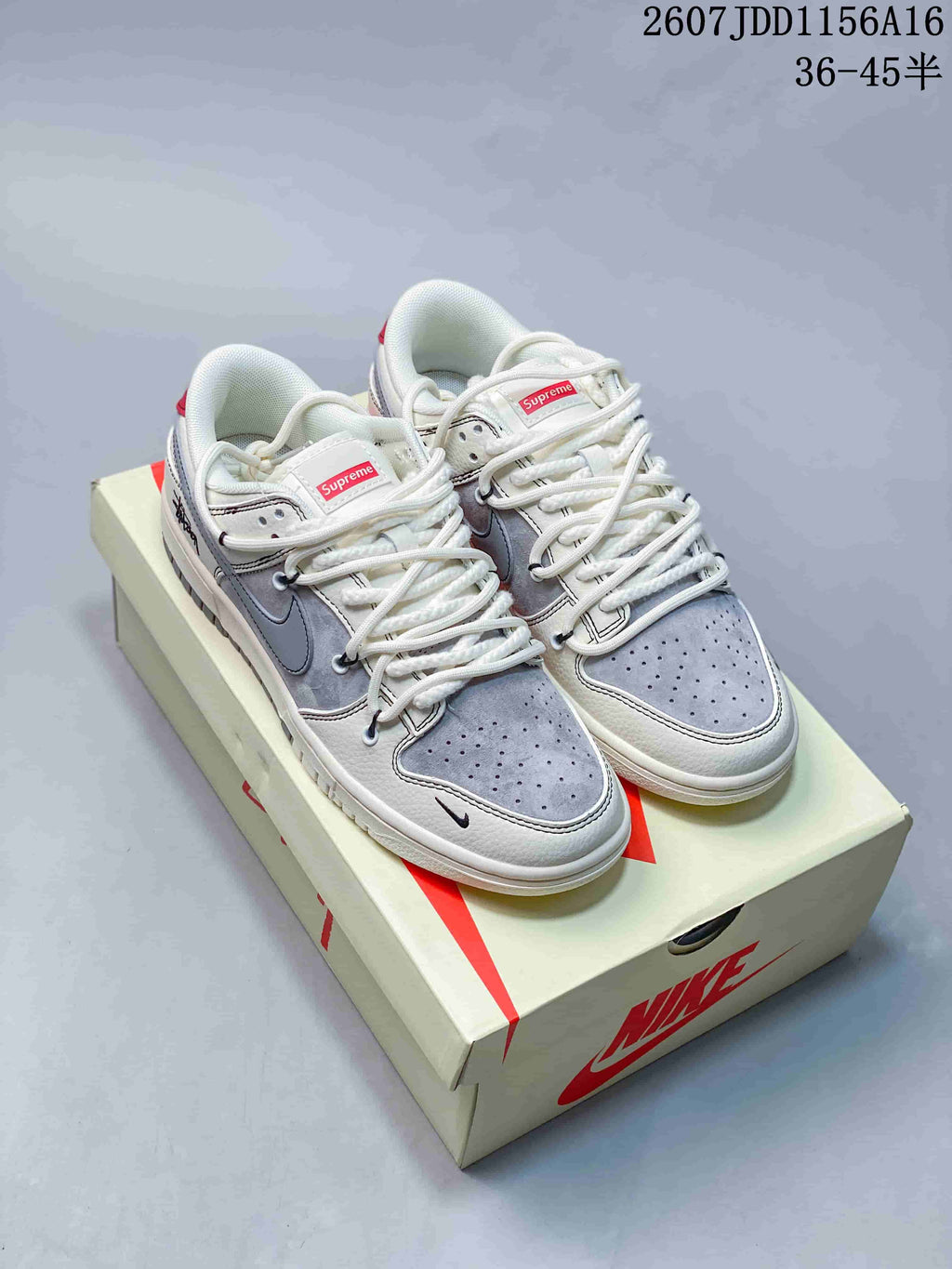 Nike SB Dunk Low Supreme-Style White Grey Sneakers