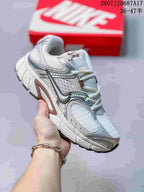 Nike V5 RNR Low-Top Casual Sneakers 2607JJD687A17