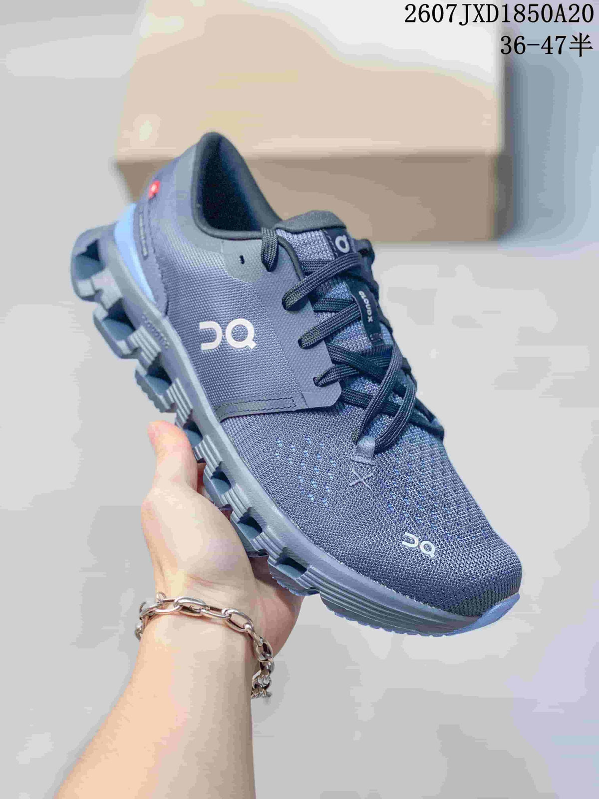 On Cloud X 4 Low-Top Sneakers