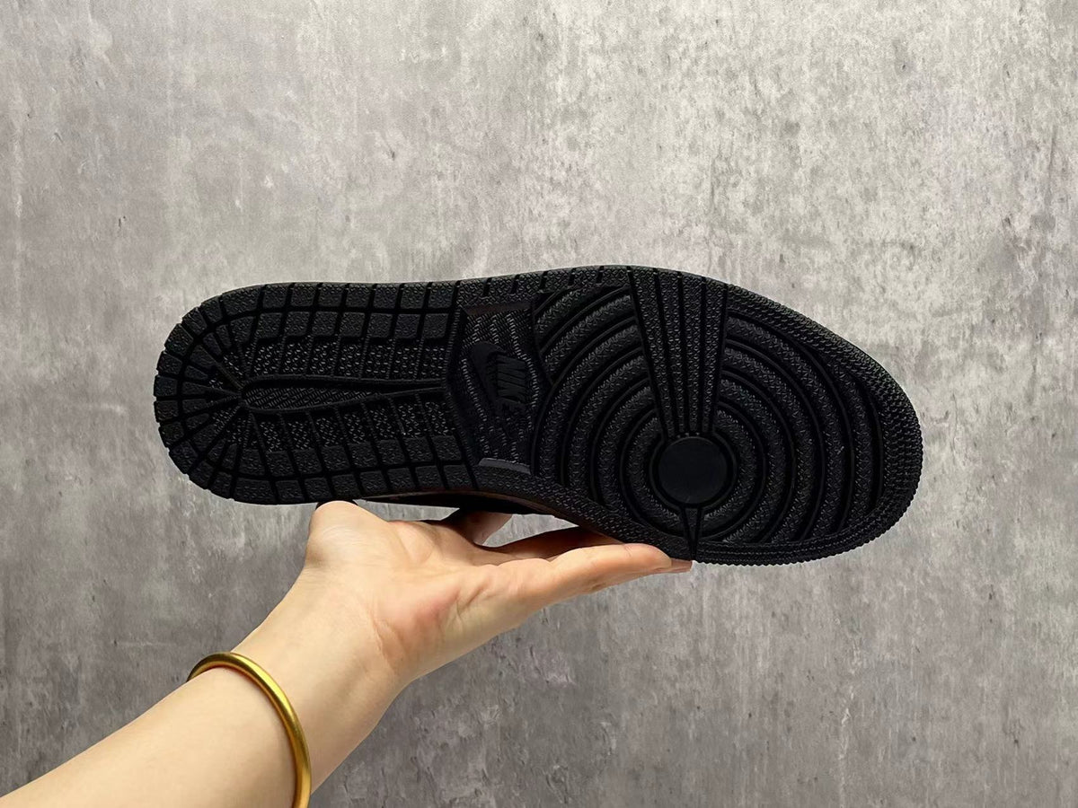 Jordan 1 Low Travis Scott Black Mocha Sneakers