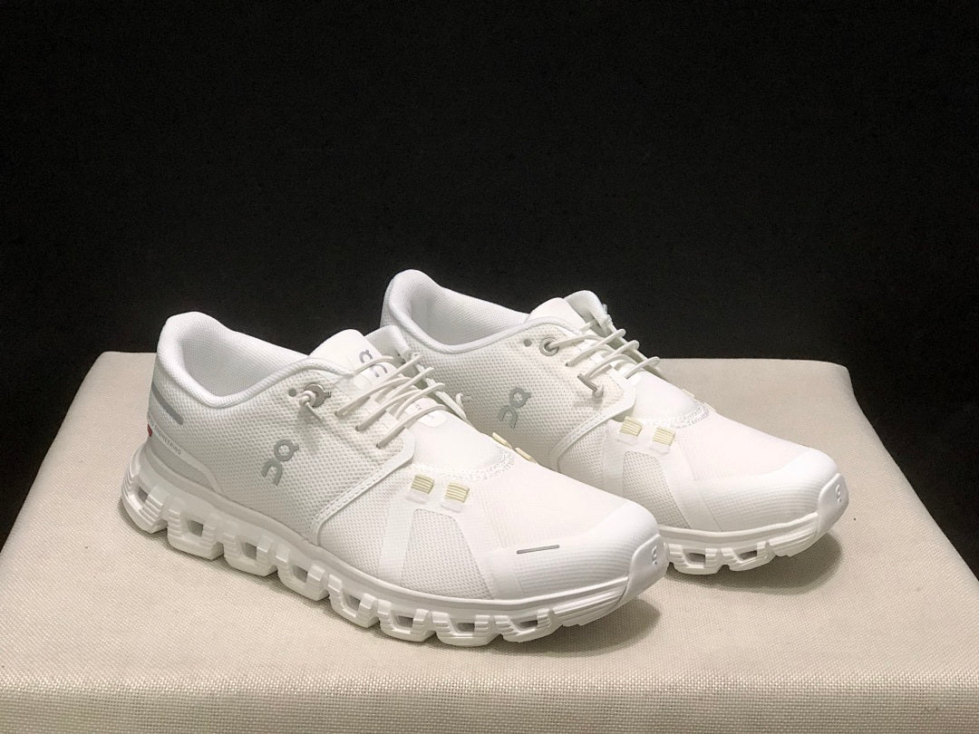 On Cloud 6 White Running Sneakers