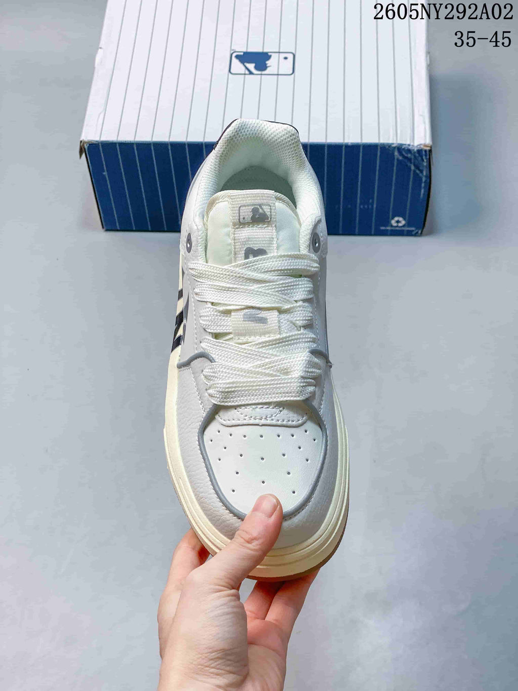 MLB Low-Top Sneakers White and Cream 2605NY292A02