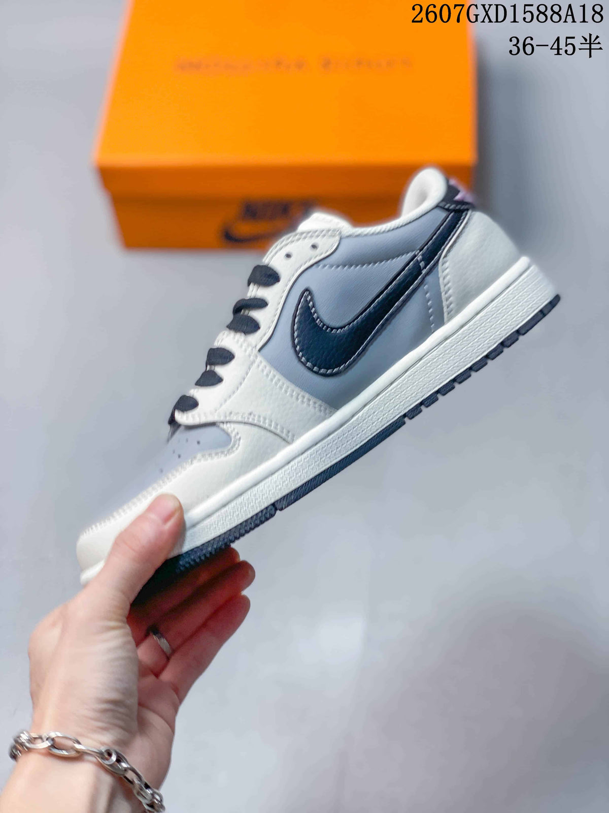 Jordan 1 Low OG SP Military Blue Low-Top Sneakers