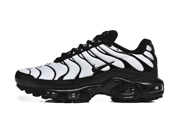 Nike Air Max Plus White and Black Sneakers DM0032-012