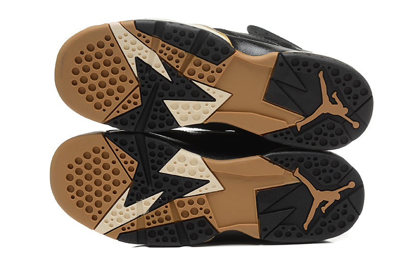Jordan Air Jordan 7 Retro GS Sneakers, Black and Gold