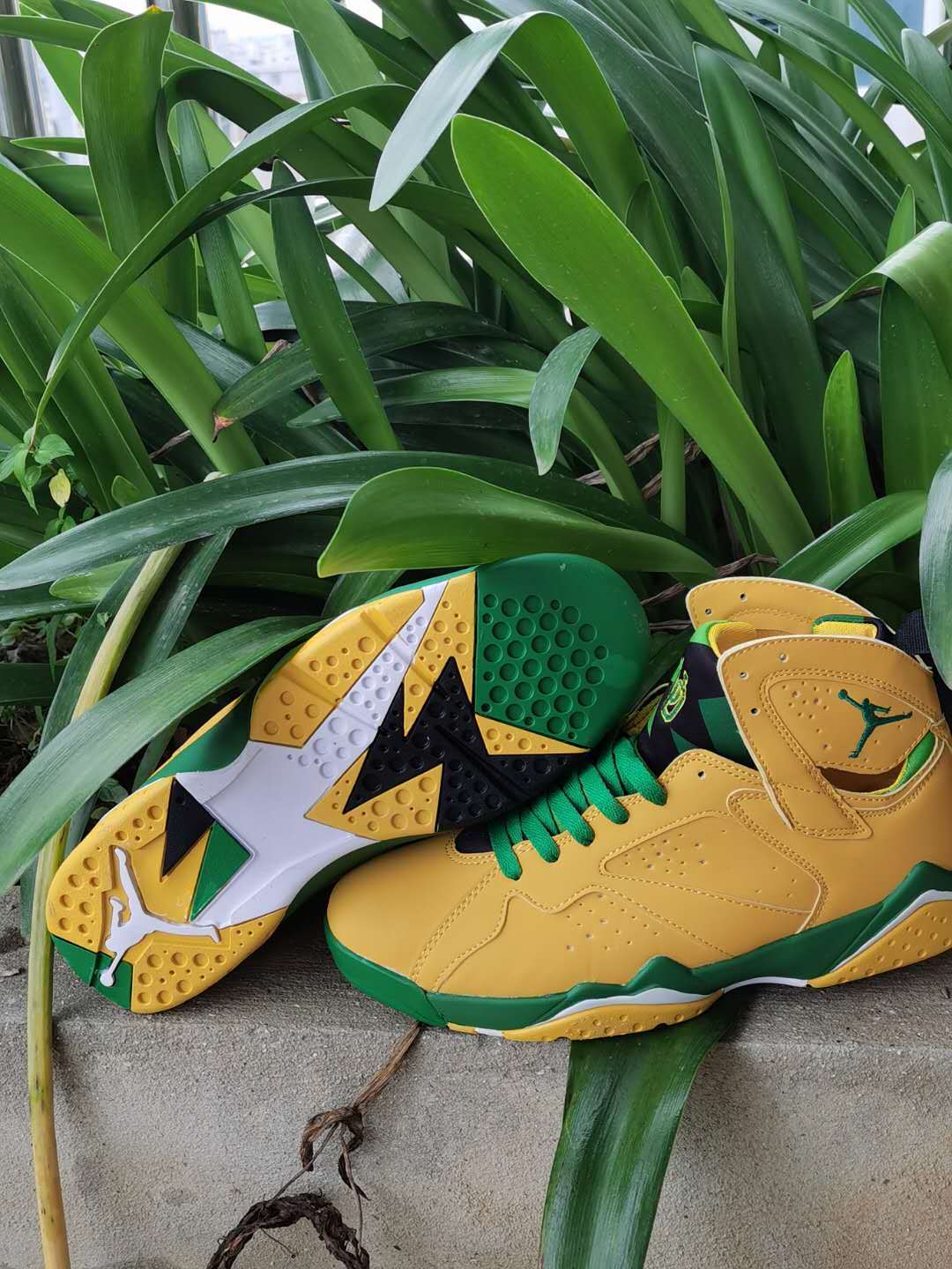 Jordan 7 Retro Sneakers in Wheat, White and Green