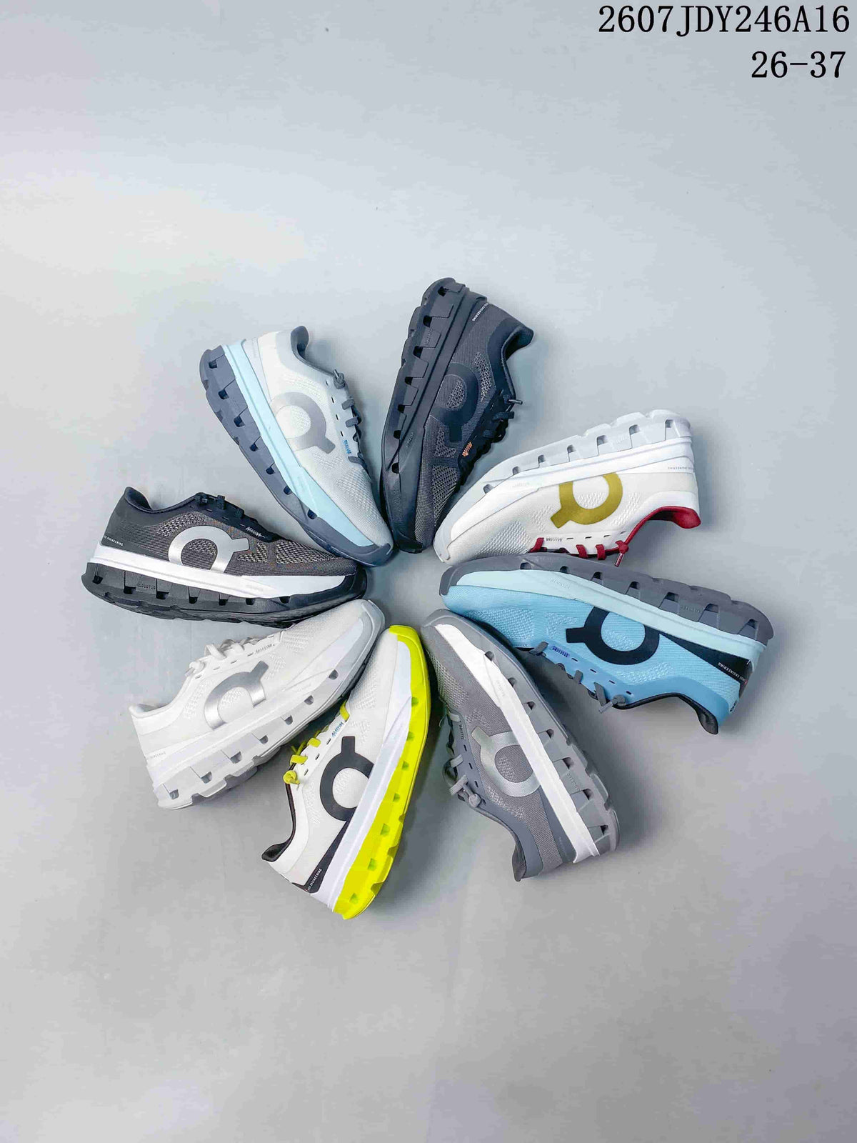 On Cloudstratus 3 Kids Running Shoes