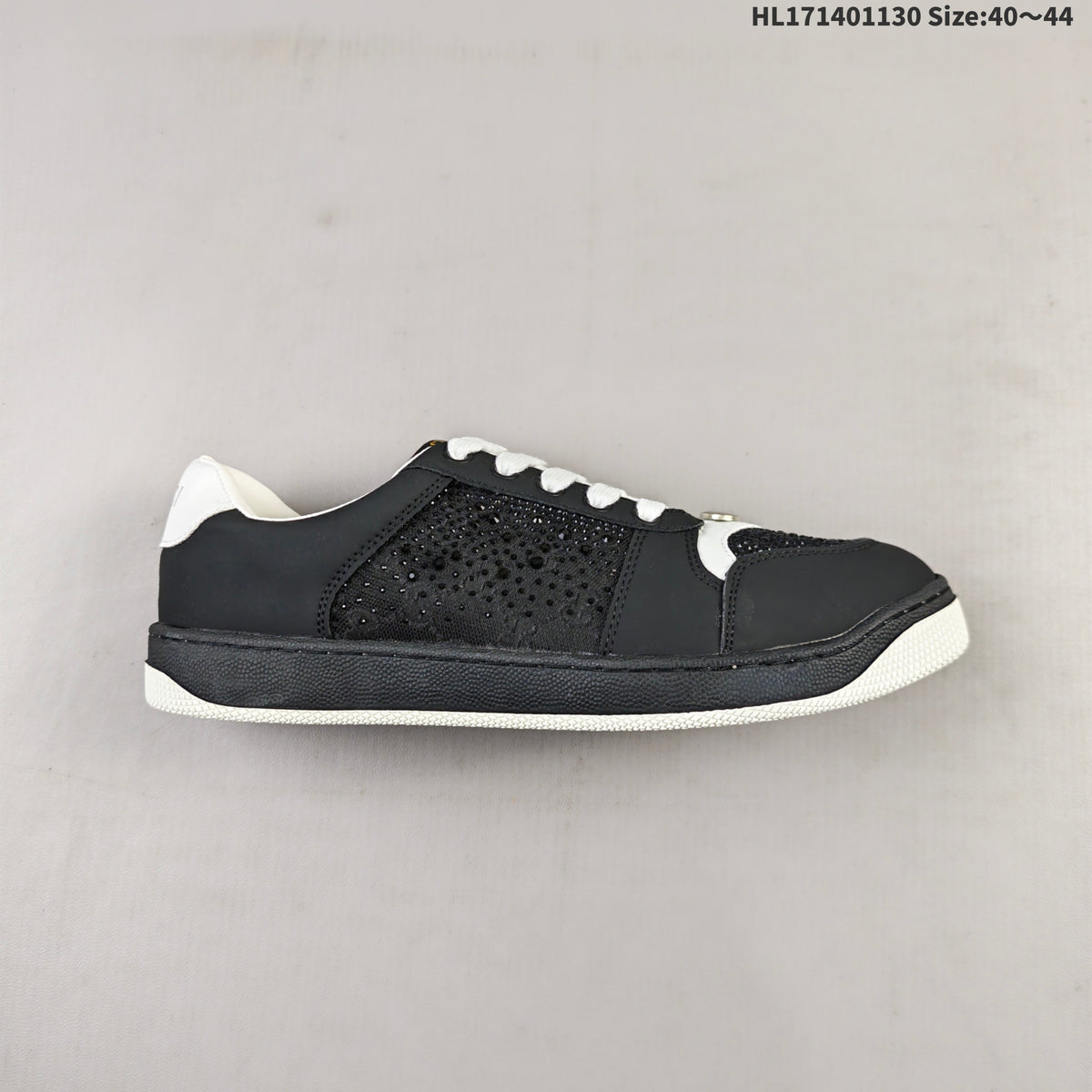 Gucci Screener Distressed Low-Top Sneakers Black and White HL171401130