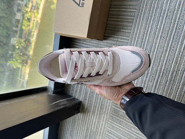 Le Coq Sportif AN-20 Sneakers in Pink and Burgundy