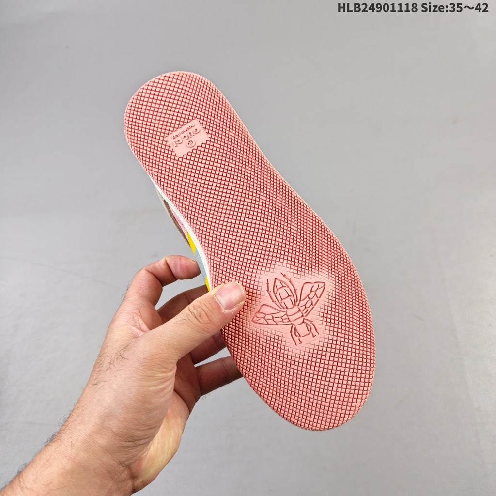 Gucci Screener Low-Top Sneakers in Beige, Pink and Multicolor