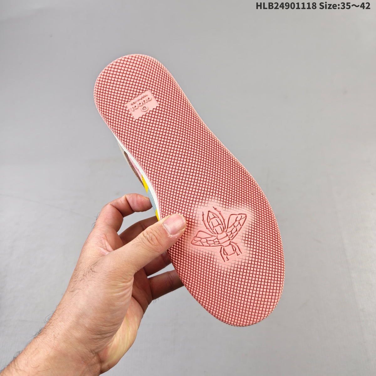 Gucci Screener Low-Top Sneakers in Beige, Pink and Multicolor